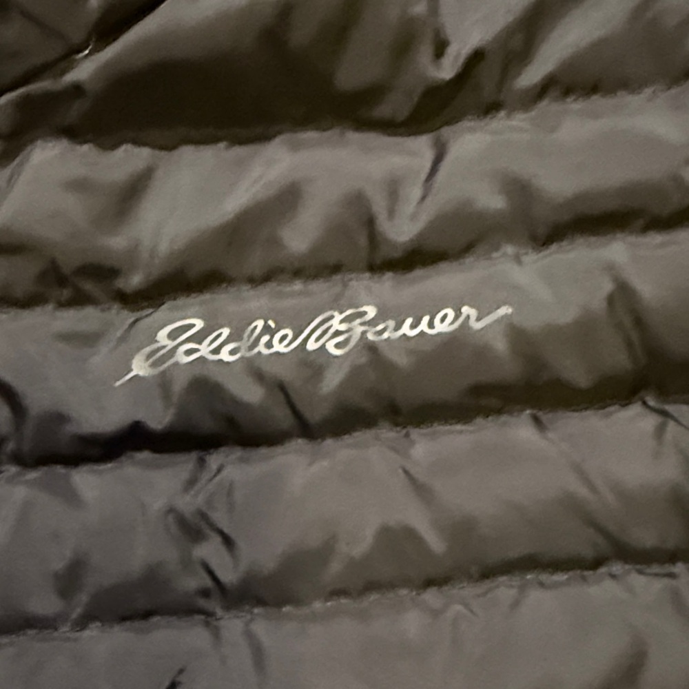Eddie Bauer Women's Quilted Black Puffer Jacket - Picture 3 of 7
